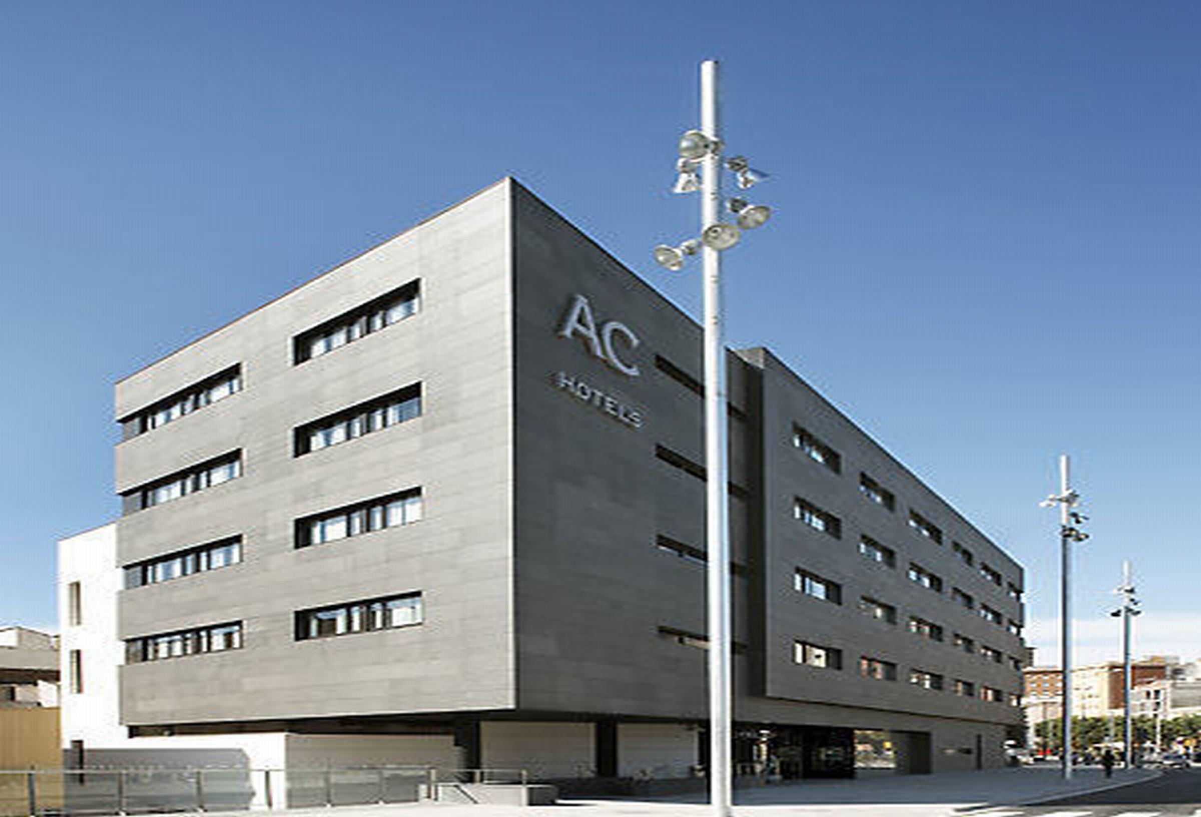 AC Hotel Sants Barcelona Exterior foto