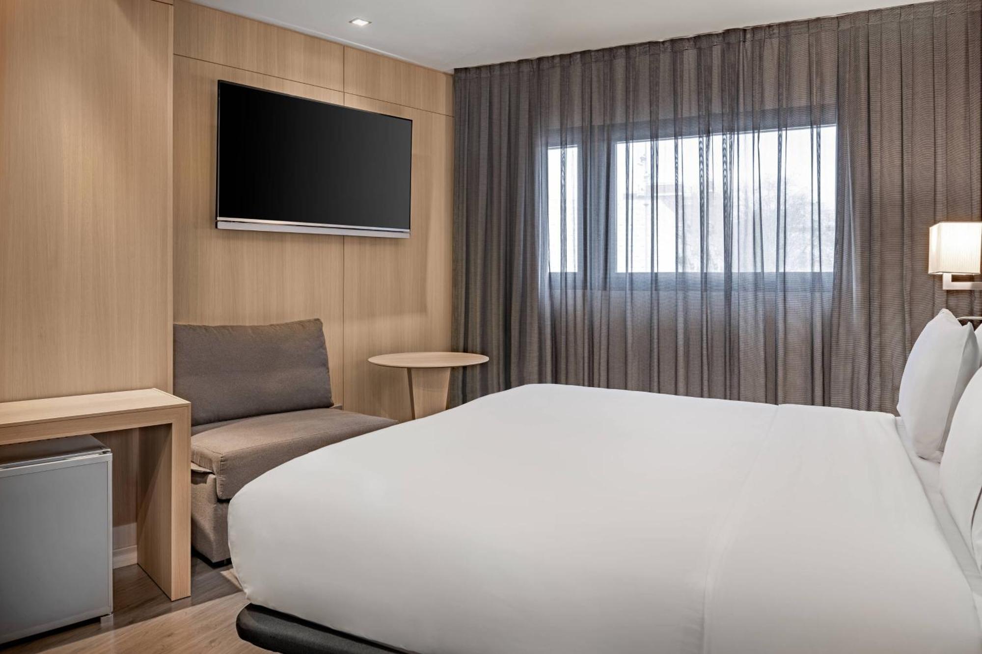 AC Hotel Sants Barcelona Exterior foto